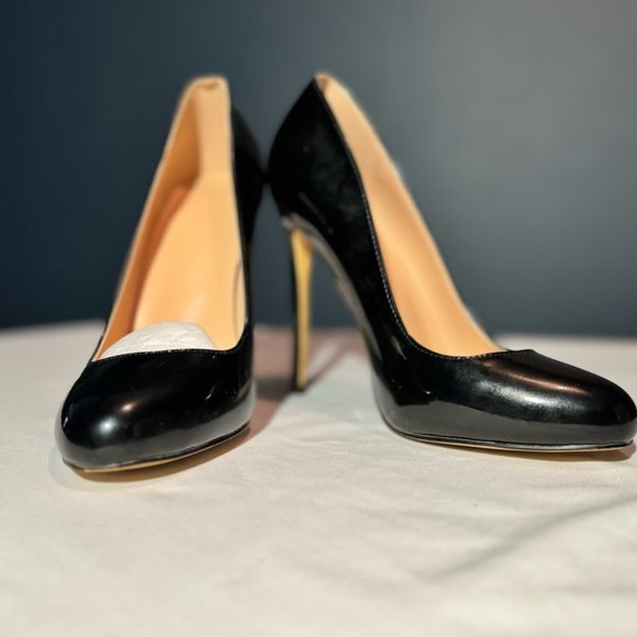 Black Round Toe Stilettos - Picture 1 of 4